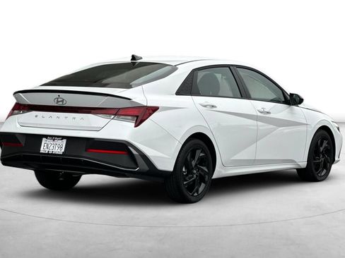 Used 2026 Hyundai Elantra Sport FWD image 8