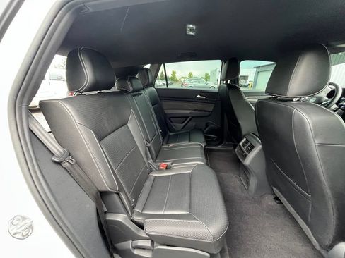 Certified 2022 Volkswagen Atlas Cross Sport SE AWD/4WD image 27