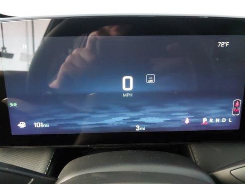New 2026 Chevrolet Equinox LT w/ Convenience Package II FWD image 18