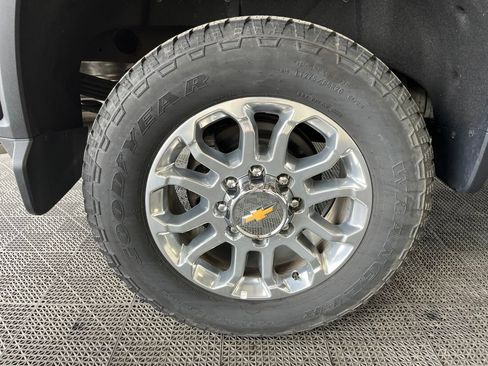 Used 2024 Chevrolet Silverado 2500 LTZ w/ LTZ Plus Package AWD/4WD image 24