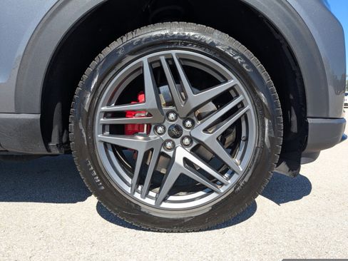Used 2025 Ford Explorer ST-Line w/ ST-Line Street Pack image 13