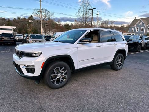New 2025 Jeep Grand Cherokee Limited image 4