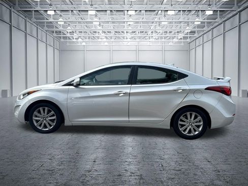 Used 2015 Hyundai Elantra SE w/ Option Group 02 FWD image 4
