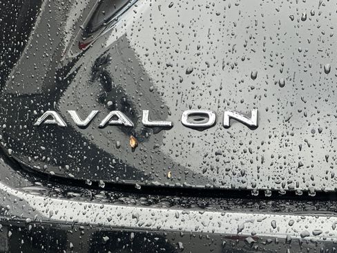 Used 2016 Toyota Avalon Limited w/ Toyota Safety Sense Package image 22