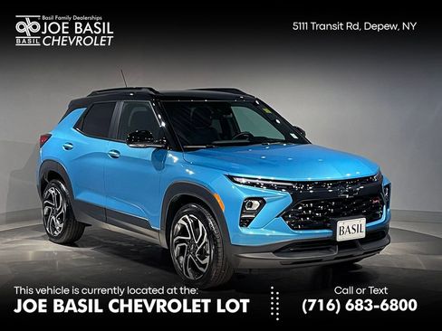 Used 2025 Chevrolet TrailBlazer RS w/ Driver Confidence Package FWD image 1