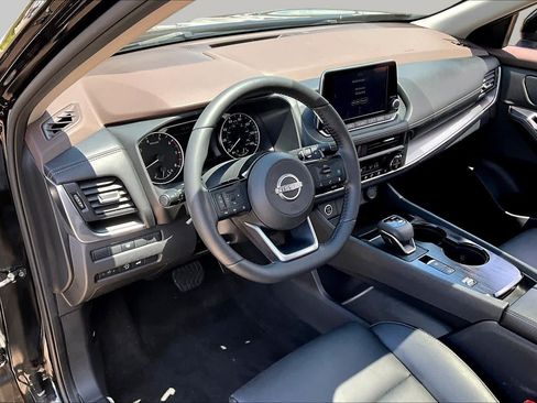 Certified 2023 Nissan Rogue SV w/ SV Premium B Package FWD image 18