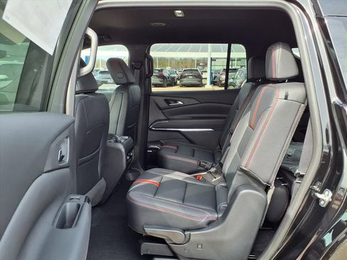 New 2026 Chevrolet Traverse RS w/ LPO, Floor Liner Package AWD/4WD image 9