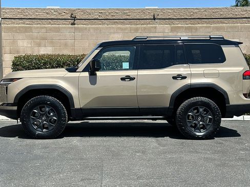 Used 2025 Lexus GX 550 image 7