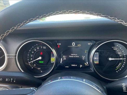 Used 2023 Jeep Wrangler Unlimited Sahara AWD/4WD image 20