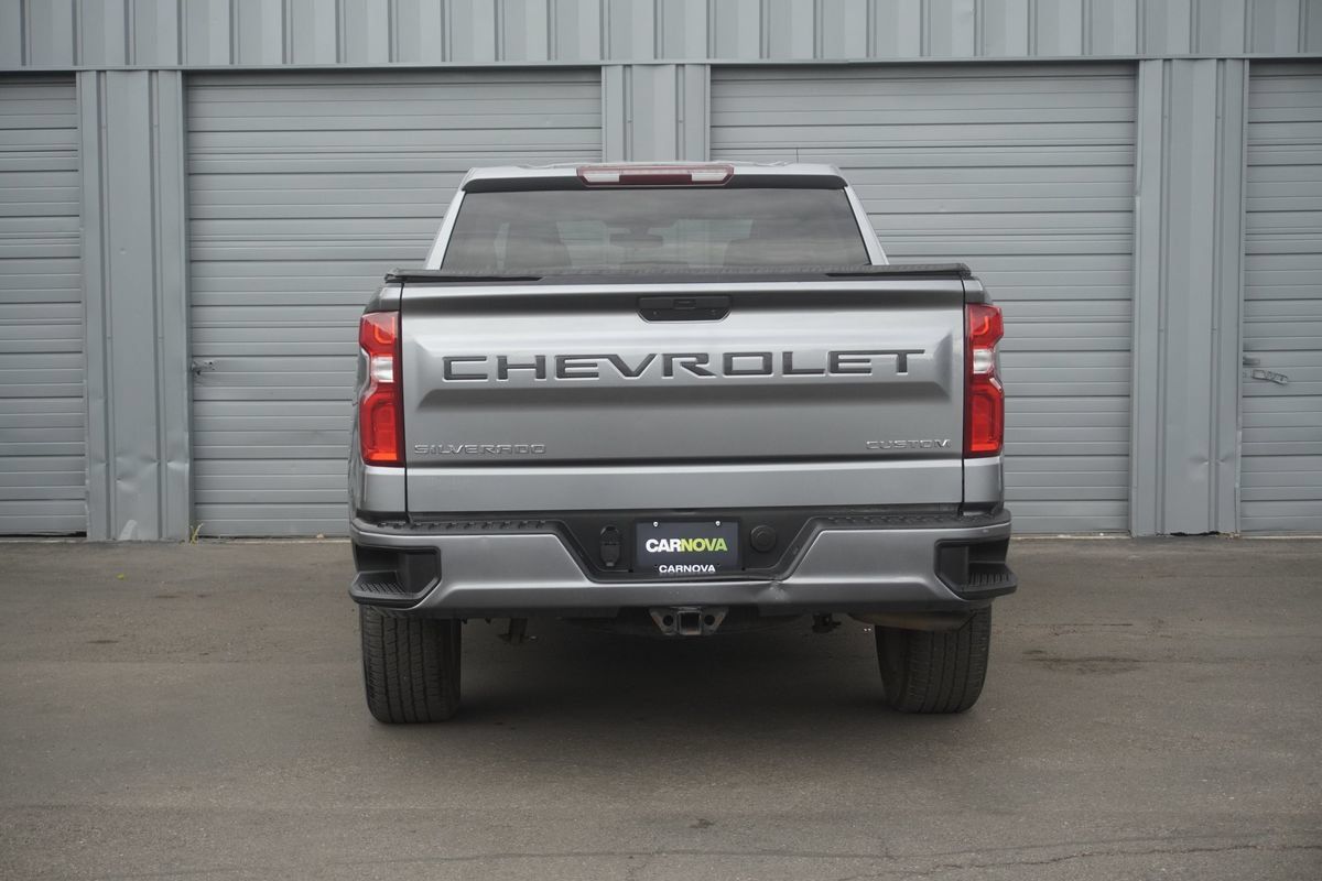Used 2020 Chevrolet Silverado 1500 Custom w/ Custom Value Package AWD/4WD image 4