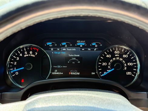 Used 2017 Ford F150 Platinum w/ Equipment Group 701A Luxury AWD/4WD image 34