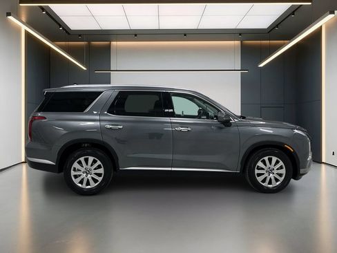 Certified 2024 Hyundai Palisade SEL FWD image 8