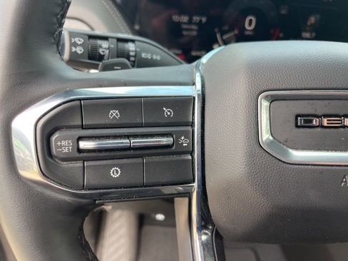 Used 2025 GMC Yukon Denali AWD/4WD image 22