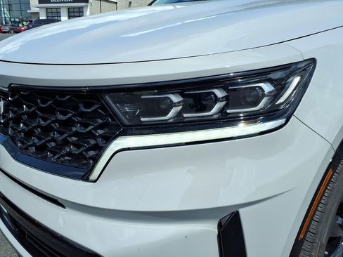Used 2022 Kia Sorento SX image 11
