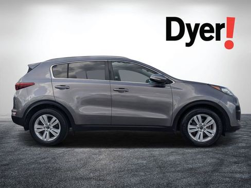 Used 2018 Kia Sportage LX w/ LX Technology Package FWD image 2