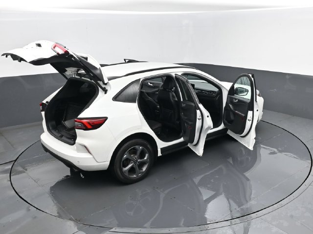 Used 2023 Ford Escape ST-Line w/ Tech Pack #1 AWD/4WD image 29