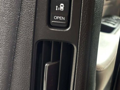 Used 2019 Honda Odyssey EX-L image 19