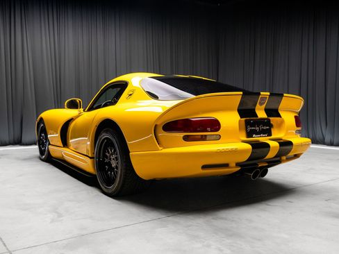 Used 2001 Dodge Viper GTS RWD image 37
