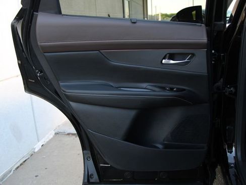 Certified 2025 Nissan Murano Platinum w/ Cargo Package AWD/4WD image 25