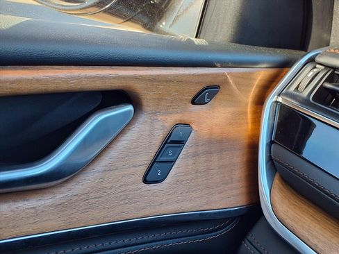 Certified 2025 Jeep Grand Cherokee Summit image 26