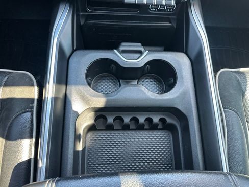 Used 2020 RAM 1500 Laramie AWD/4WD image 7