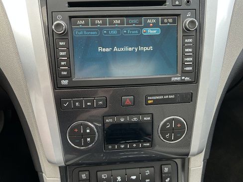 Used 2011 Chevrolet Traverse LTZ AWD/4WD image 7