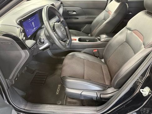 Used 2025 Nissan Kicks SR AWD/4WD image 14