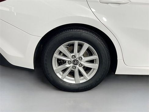 Used 2025 Toyota Camry LE image 34