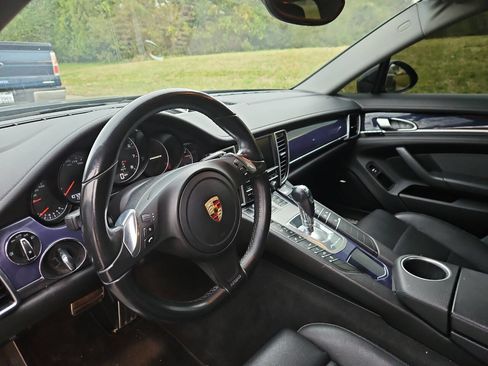 Used 2014 Porsche Panamera 4 image 9