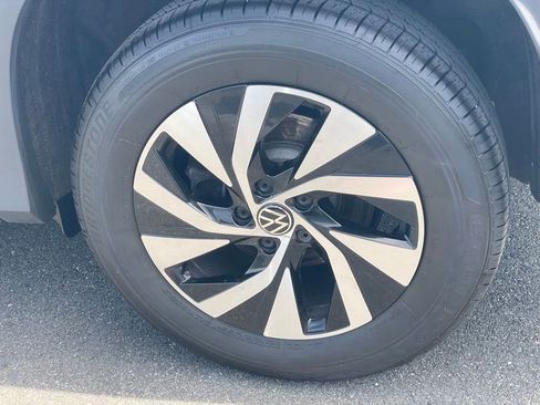 Certified 2025 Volkswagen Tiguan S AWD/4WD image 31