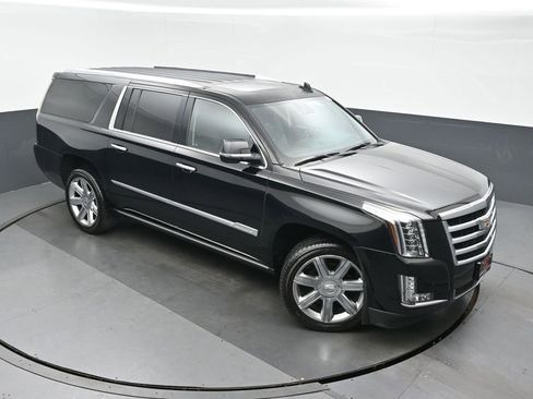 Used 2020 Cadillac Escalade ESV Premium Luxury image 33