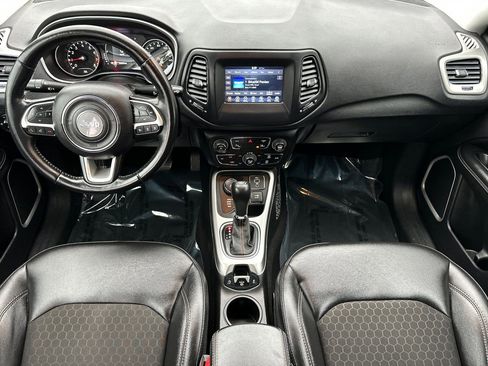 Used 2020 Jeep Compass Latitude w/ Cold Weather Group AWD/4WD image 14