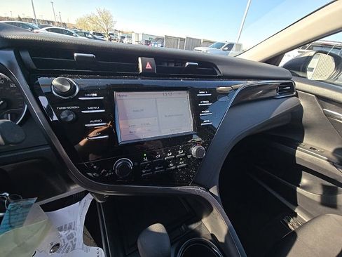 Used 2019 Toyota Camry LE image 18