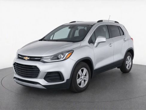 Used 2019 Chevrolet Trax LT w/ LT Convenience Package AWD/4WD image 3