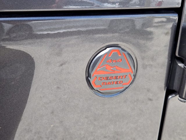 Certified 2025 Jeep Gladiator Mojave AWD/4WD image 13