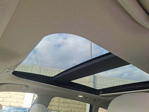 Used 2020 Nissan Murano SV w/ Premium Package image 14