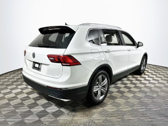 Used 2021 Volkswagen Tiguan SEL FWD image 3