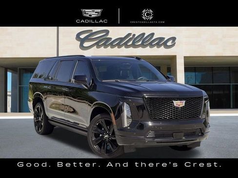 Used 2025 Cadillac Escalade ESV Sport Platinum AWD/4WD image 2