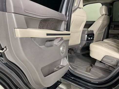 Used 2018 Ford Expedition Limited w/ Equipment Group 301A AWD/4WD image 17