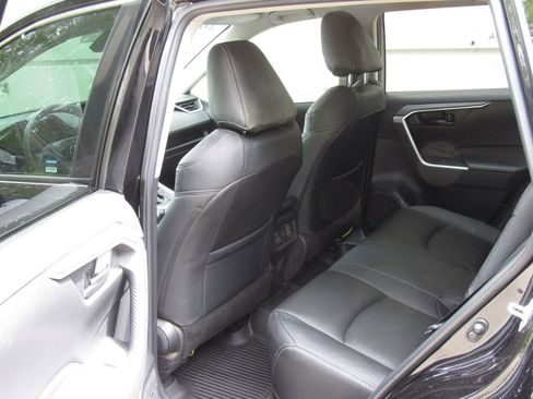 Used 2023 Toyota RAV4 LE AWD/4WD image 14