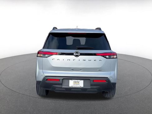 Used 2025 Nissan Pathfinder SV image 12