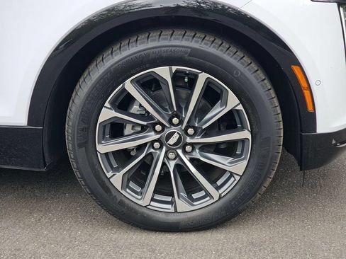 New 2026 Cadillac Lyriq Sport w/ LPO, Floor Liner Package AWD/4WD image 9