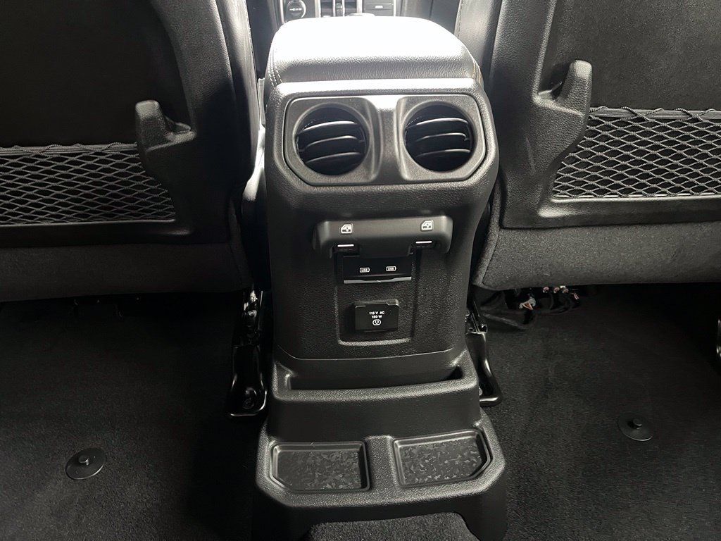 Used 2026 Jeep Wrangler Unlimited Sahara AWD/4WD image 15