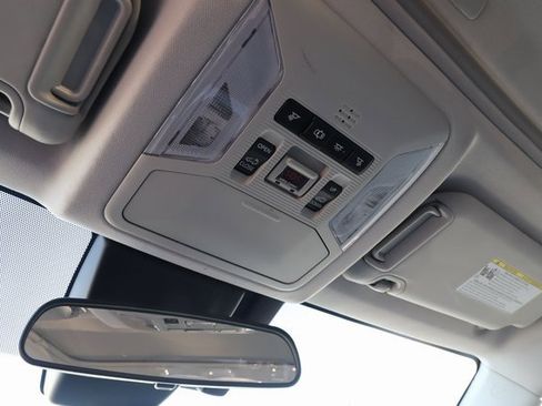 Used 2019 Toyota RAV4 XLE Premium image 40