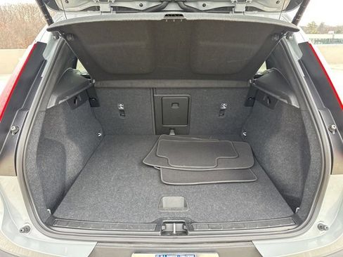 Certified 2025 Volvo XC40 B5 Core image 35