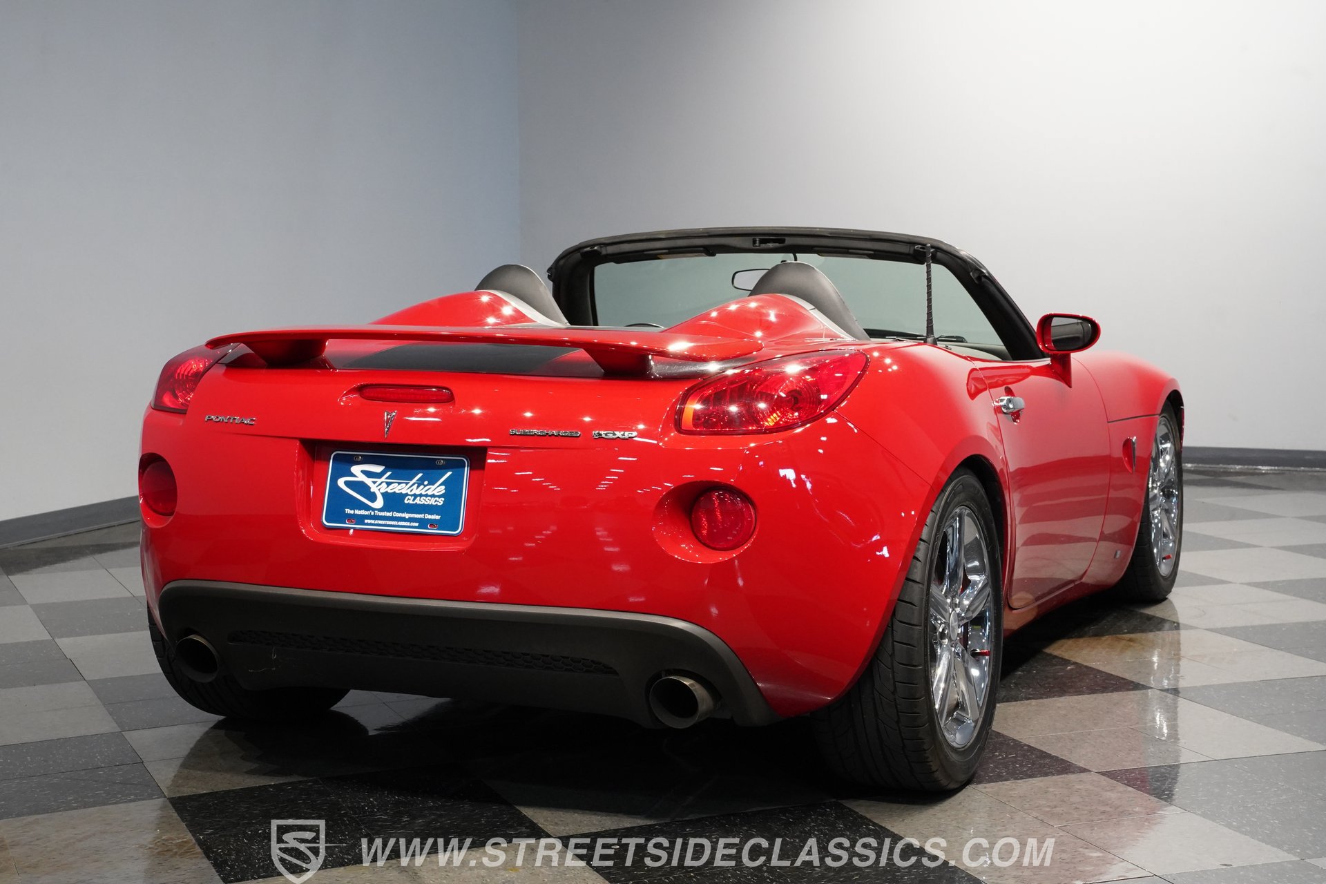Used 2007 Pontiac Solstice GXP RWD image 12
