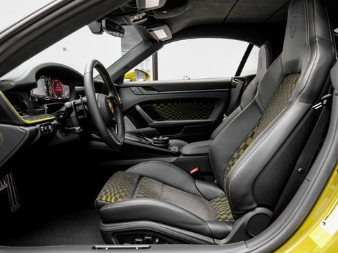 Used 2026 Porsche 911 Carrera GTS RWD image 6