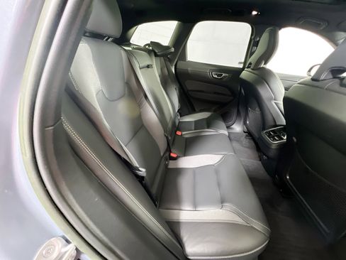 Used 2022 Volvo XC60 B5 R-Design w/ Advanced Package image 27