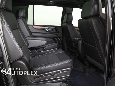 Used 2026 GMC Yukon XL Denali w/ Sun & Power Step Package AWD/4WD image 10