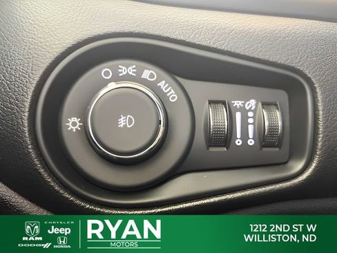 Used 2023 Jeep Renegade Limited AWD/4WD image 25